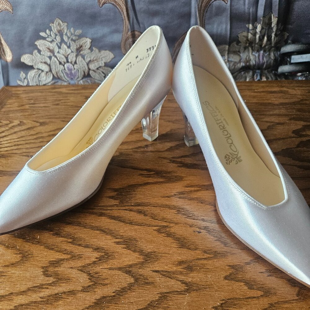 White dyeable bridal shoes with crystal heel